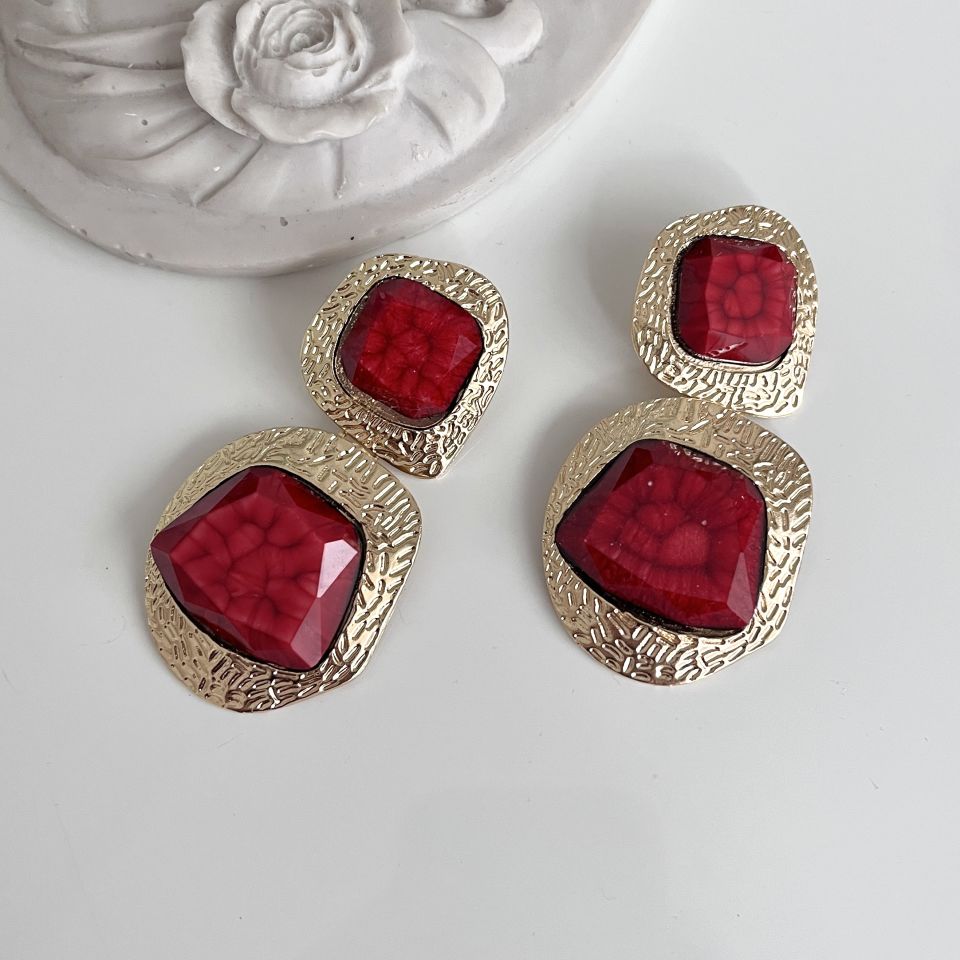 İthal Bordo Küpe