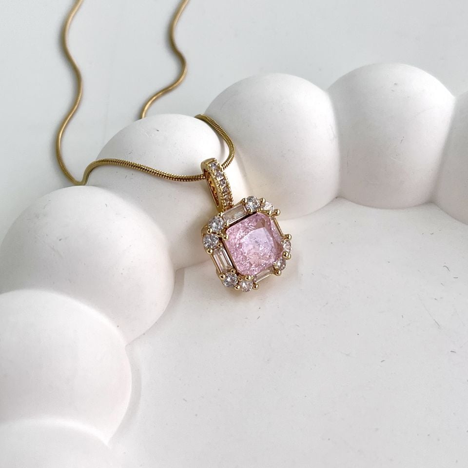 Çelik Taşlı Pembe Kolye