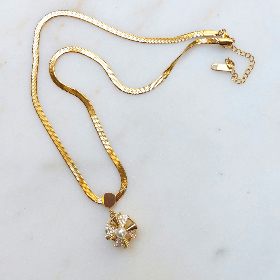 Çelik İnci Detay Zirkon Taş Kolye