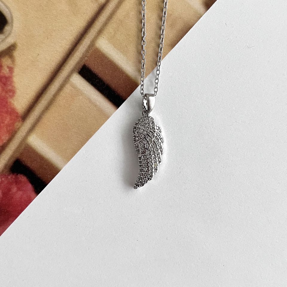 Çelik Taşlı Kanat Kolye