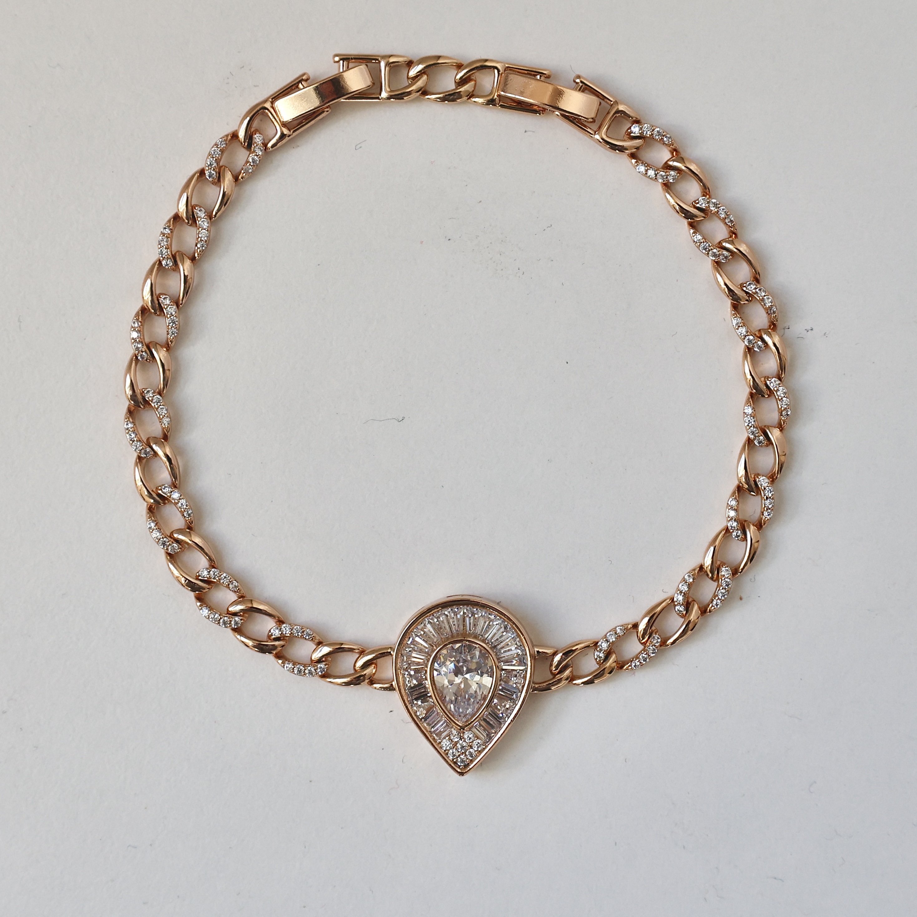 Xuping Taşlı Bileklik