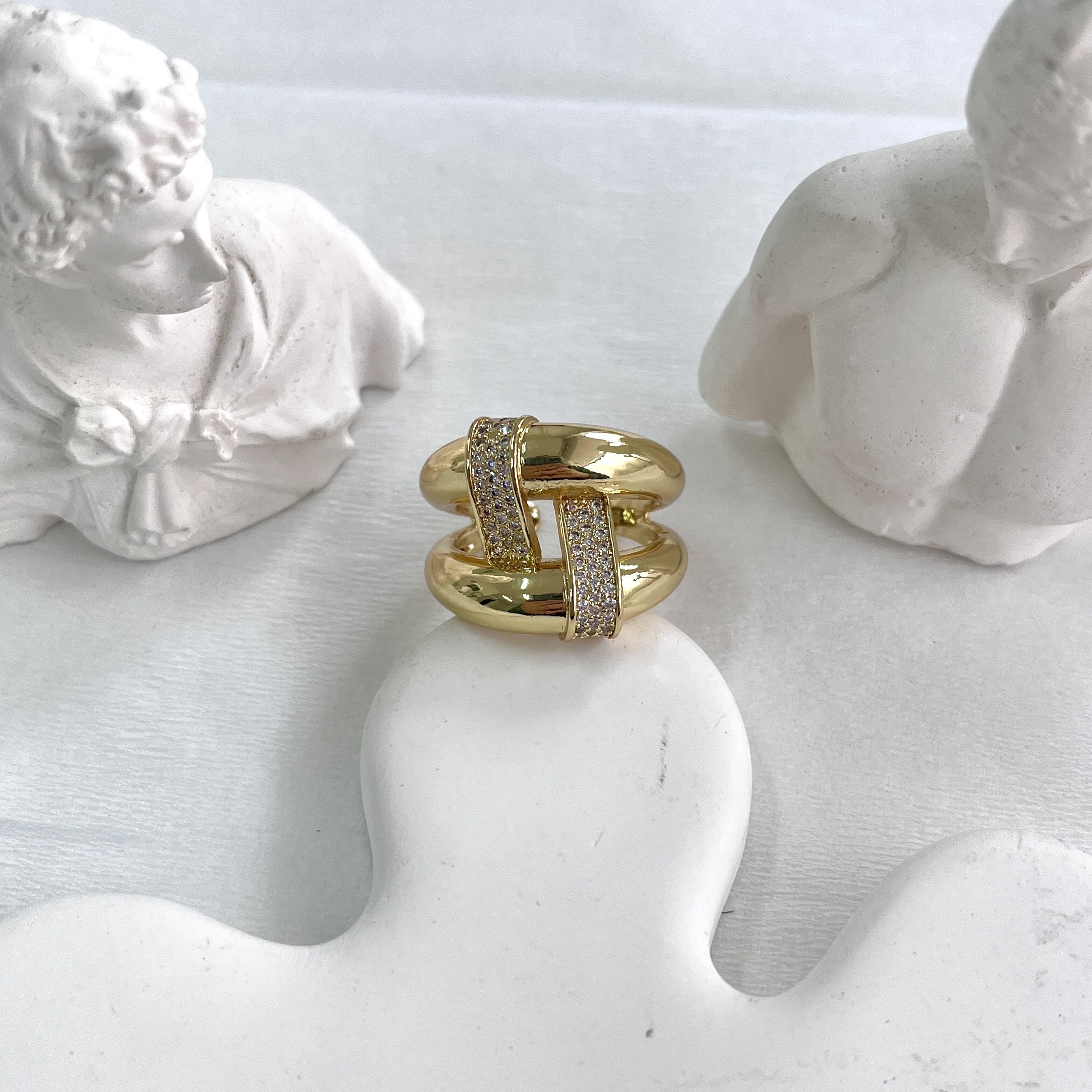 Özel Seri Taşlı Yüzük