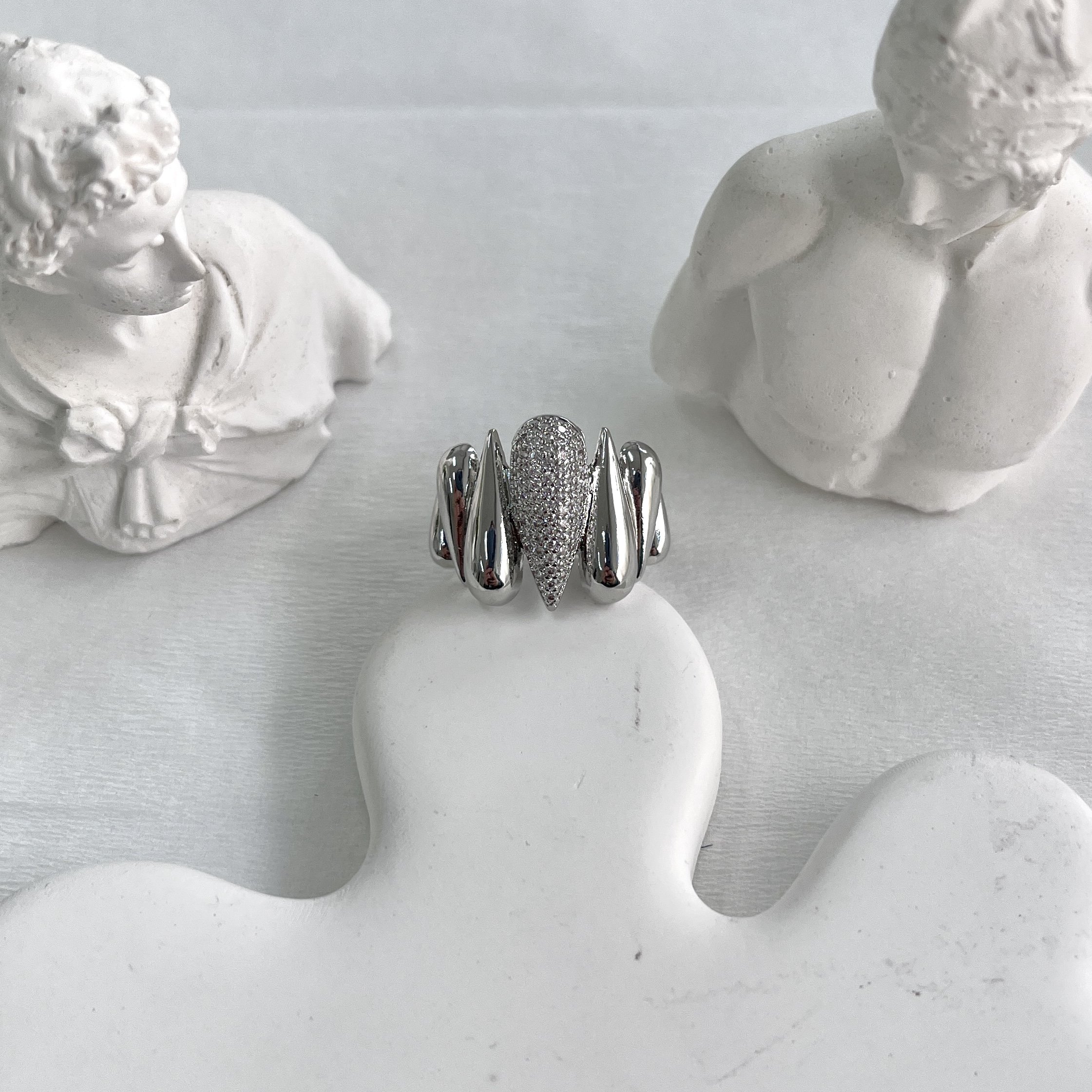 Özel Seri Taşlı Yüzük