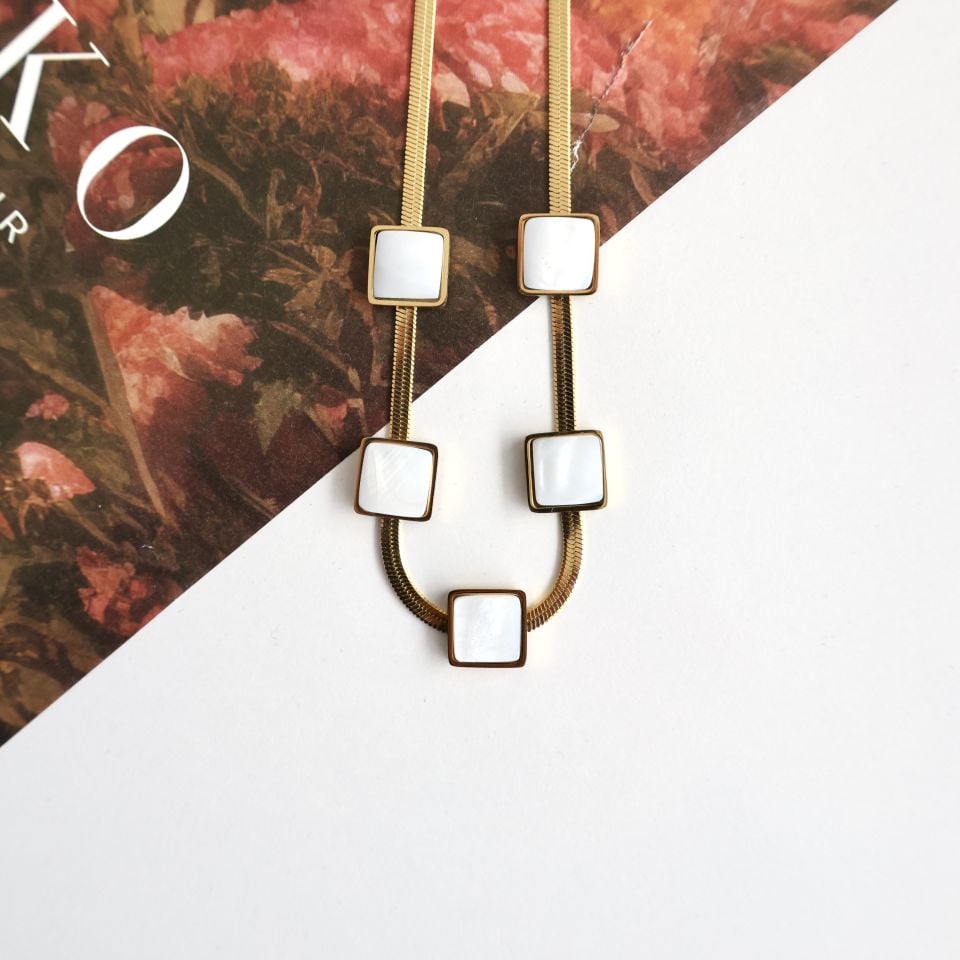 Çelik Sedef Taşı Kolye