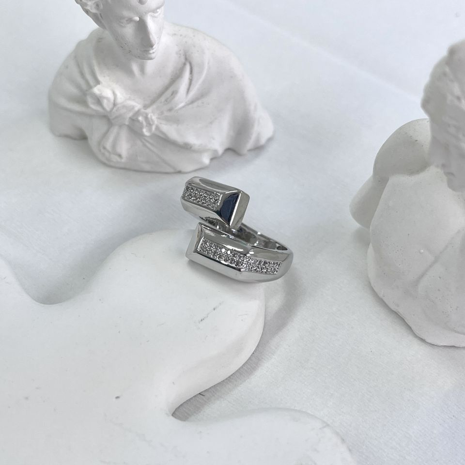 Özel Seri Taşlı Yüzük