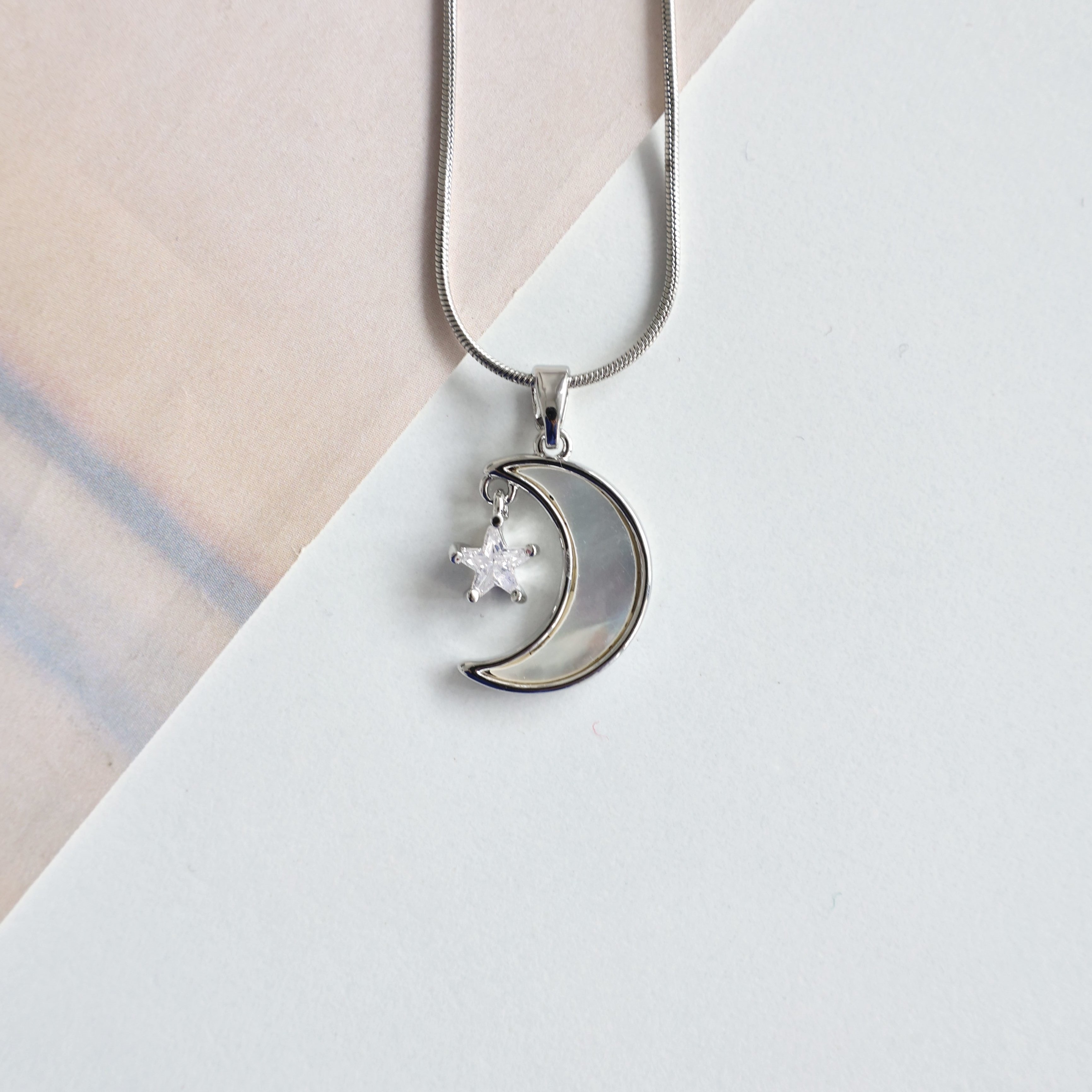 Çelik Sedef Taşı Ay & Yıldız Kolye