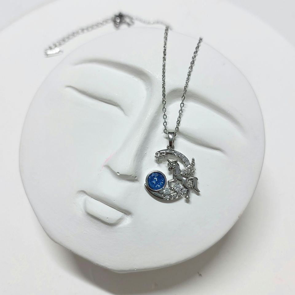 Çelik Unicorn Kolye