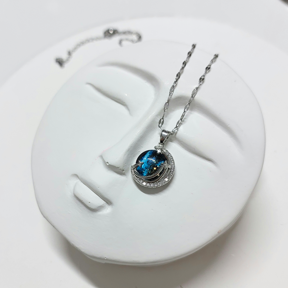 Çelik Gezegen Kolye