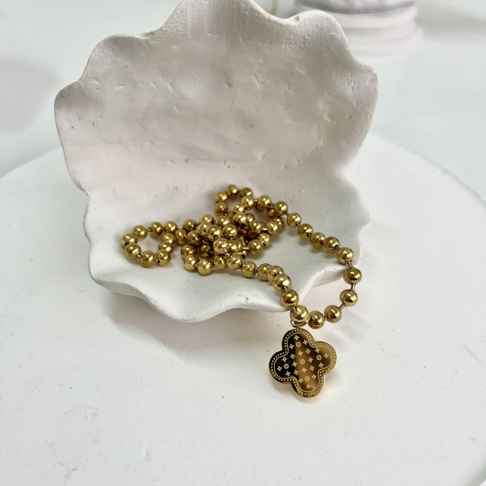 Çelik Desenli Kolye