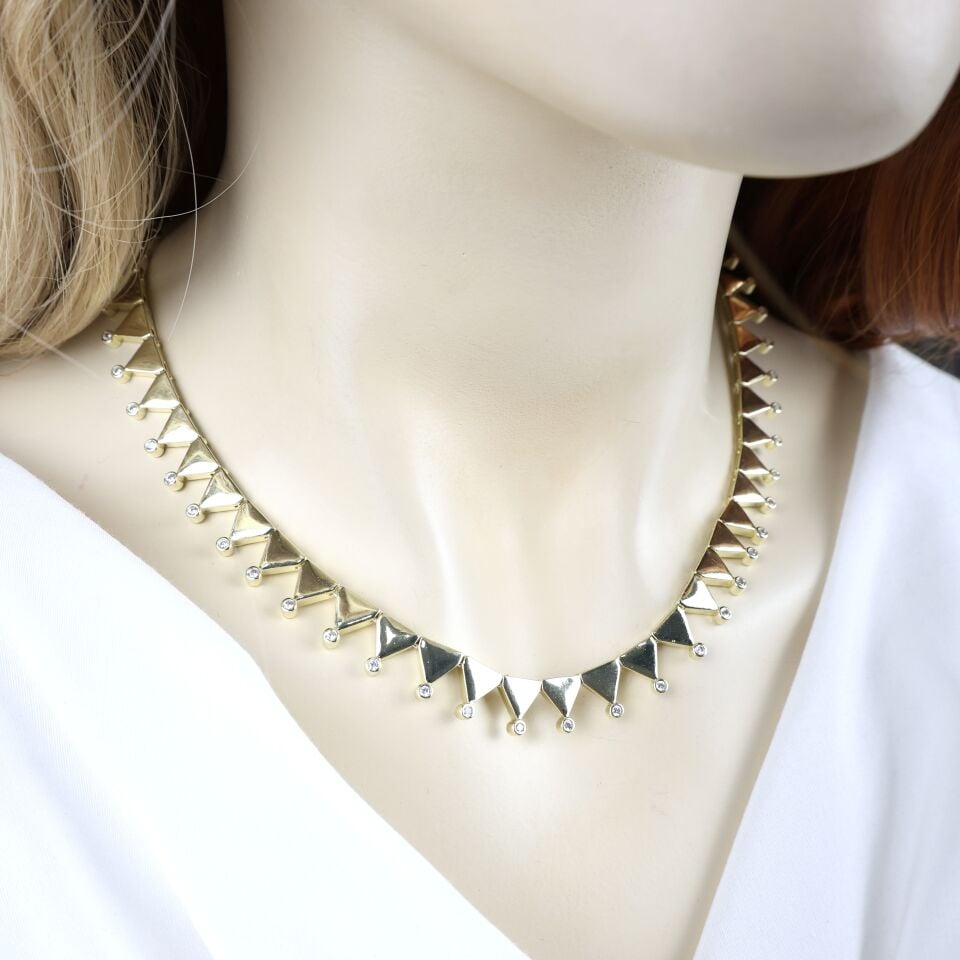 Taşlı Üçgen Sıralı Kolye