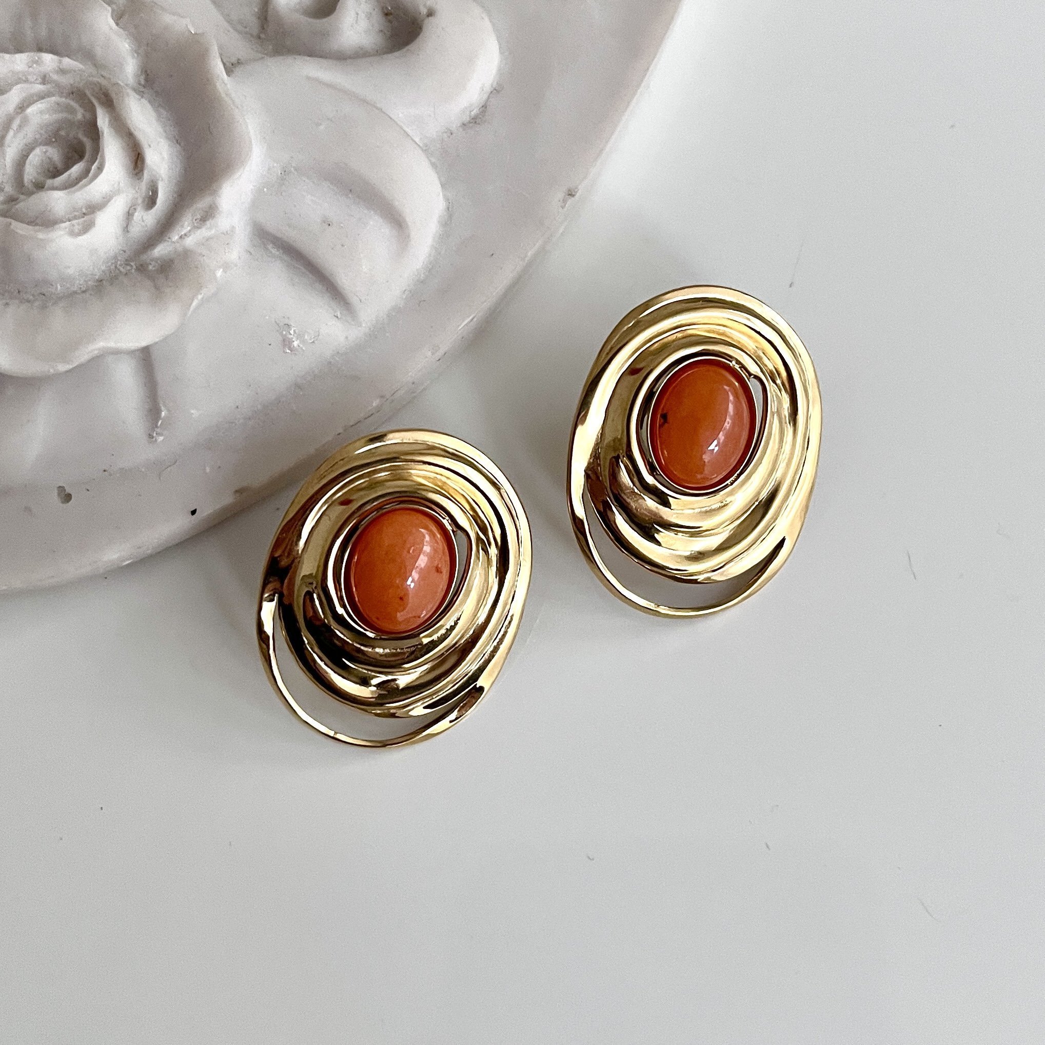 Çelik Turuncu Taşlı Küpe