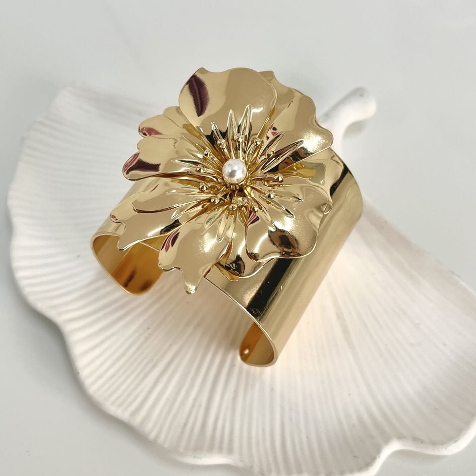 İthal İnci Detay Çiçek Vip Kelepçe