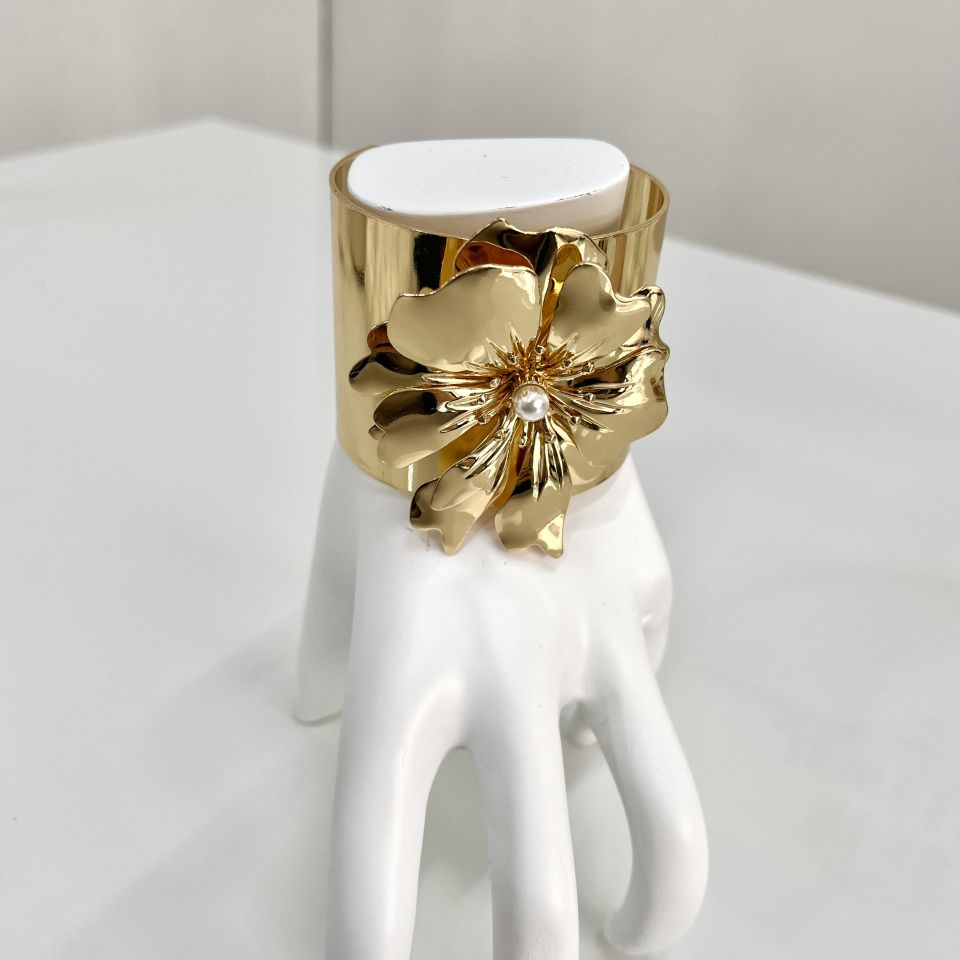 İthal İnci Detay Çiçek Vip Kelepçe