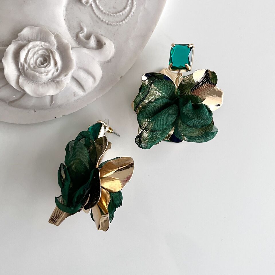 İthal Yeşil Tüllü Çiçek Küpe