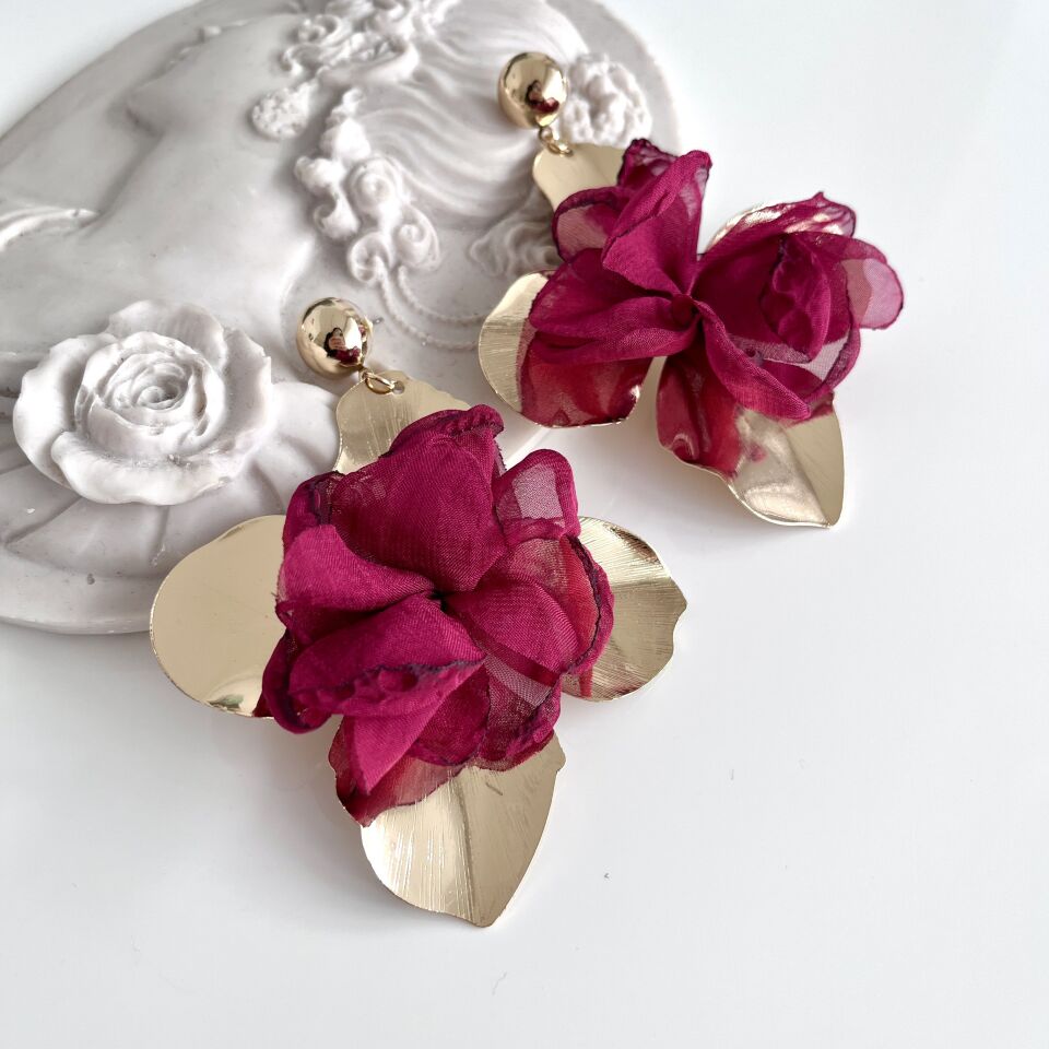 Özel Seri Kırmızı Tüllü Küpe