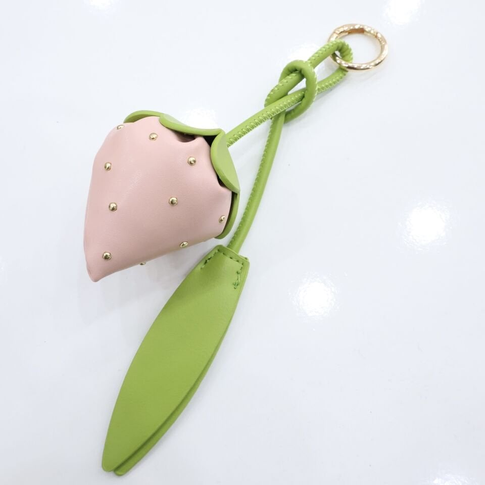 Çilekli Çanta Aksesuarı