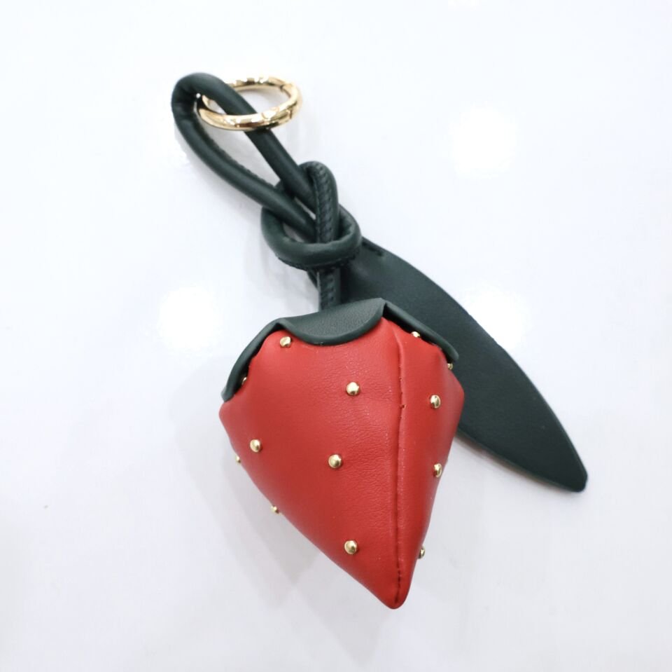 Çilekli Çanta Aksesuarı