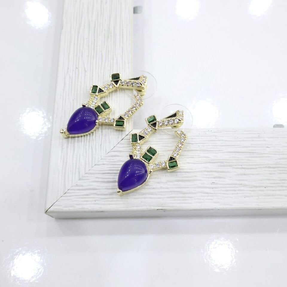 Zirkon Taşlı Küpe