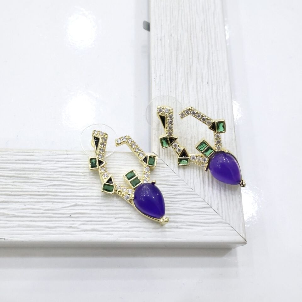 Zirkon Taşlı Küpe