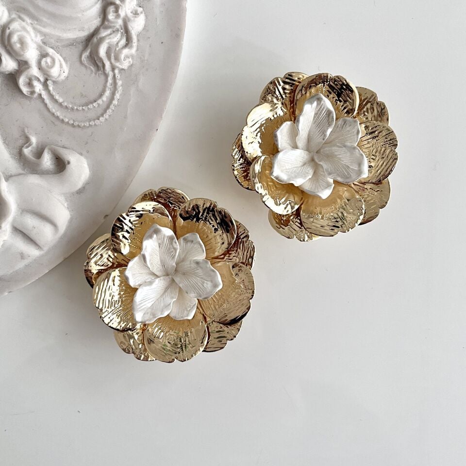 Özel Seri Beyaz Çiçek Küpe