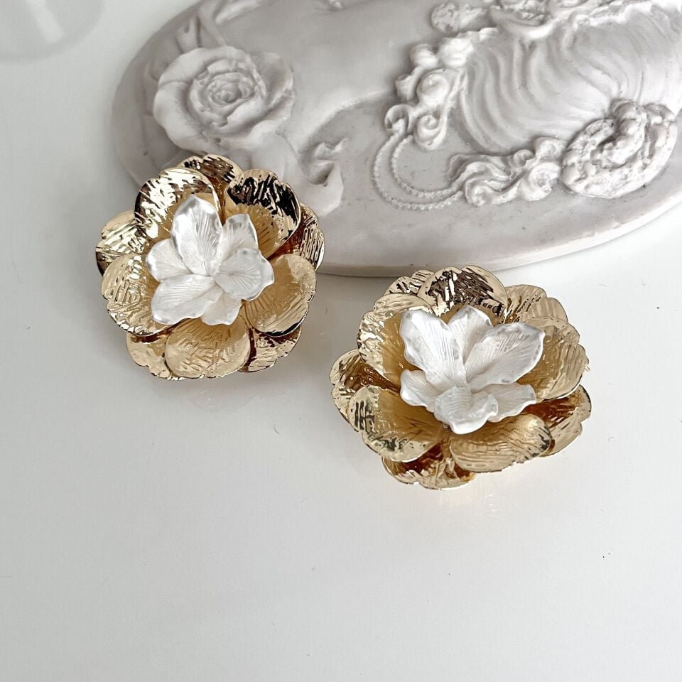 Özel Seri Beyaz Çiçek Küpe