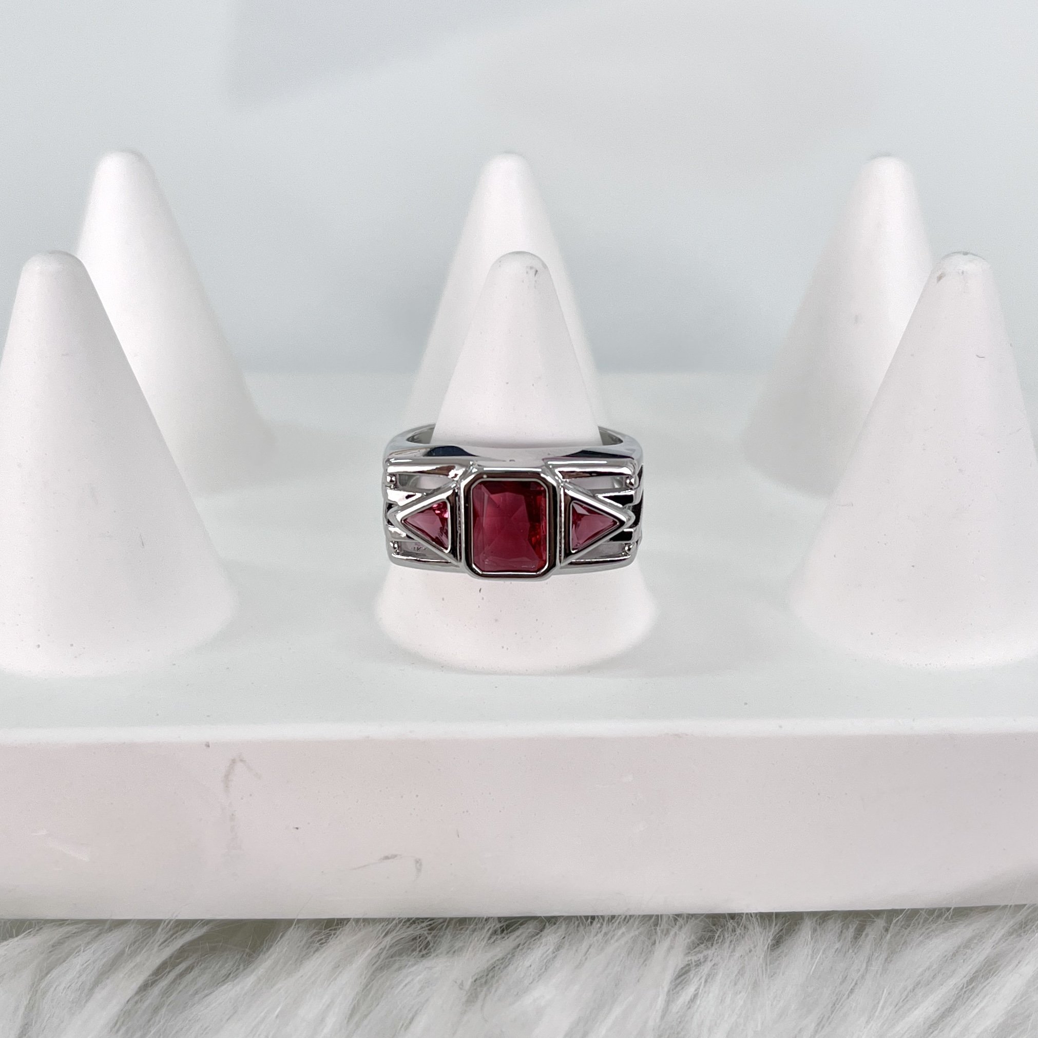 Özel Seri Kırmızı Taşlı Yüzük